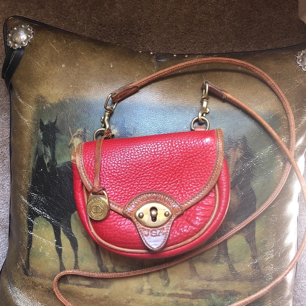 ‼️SOLD‼️🌻🦆 VINTAGE DooneyBourke Belt Bag🌻🦆 - Picture 10 of 11